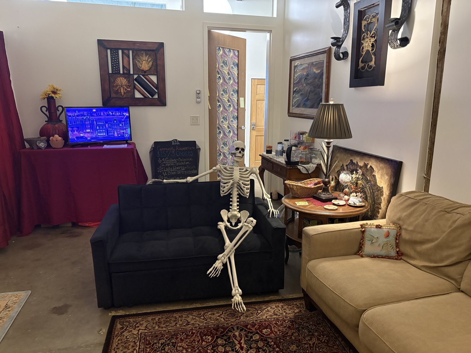Comfortable seating in Kym’s WOMPA acupuncture office